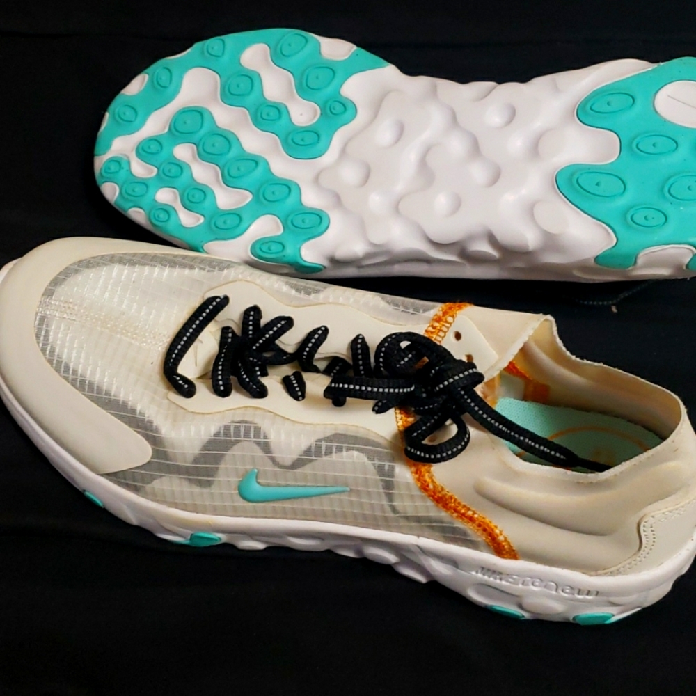 Women's Nike Renew Size 8